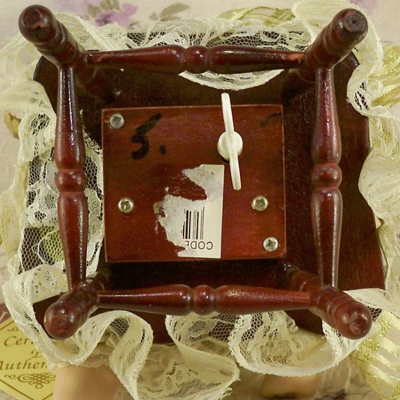 Collector"s Choice *Doll In Chair - Picture 7 of 7